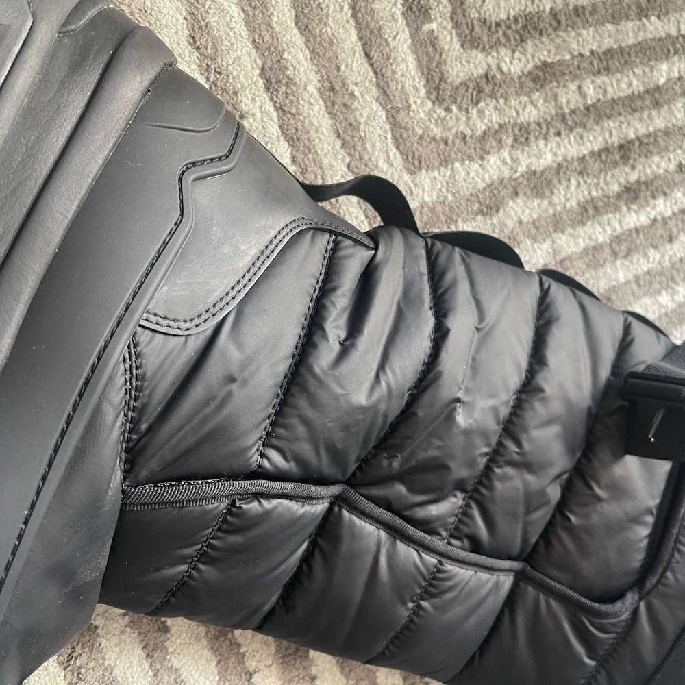 Hunter Black Quilted Boots - Picture 9 of 10